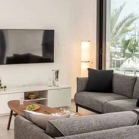 By The Bay 32 Villa Protarász