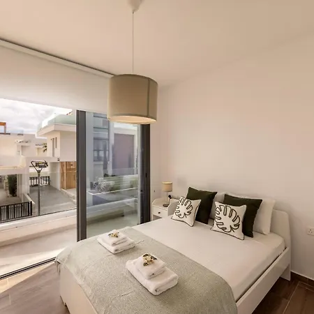 Villa By The Bay 32