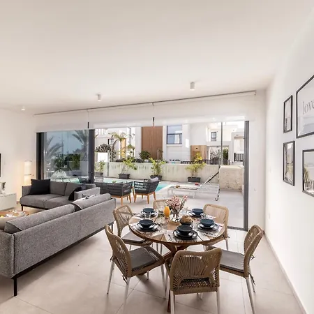 Villa By The Bay 32