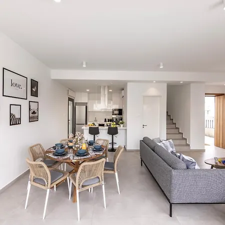 By The Bay 32 Βίλα *