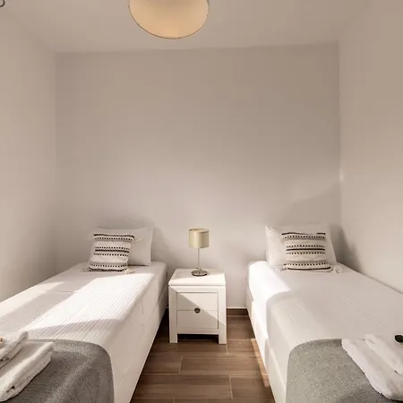 By The Bay 32 Βίλα *