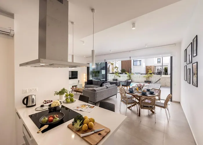 Vila By The Bay 32 *